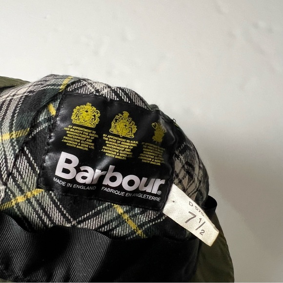 003 - WOMENS BARBOUR MADE IN ENGLAND WAXED OLIVE GREEN CAP HAT - Picture 2 of 5